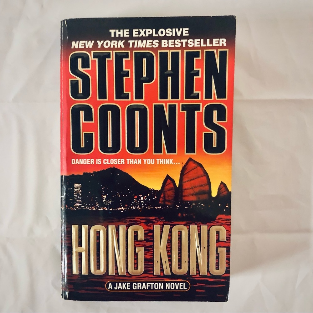 💝 Hong Kong by Stephen Coonts, Thriller Suspense Mass Produced Paperback Book